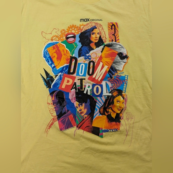 *Doom Patrol Short Sleeved Graphic Tee, Largw - Picture 4 of 8